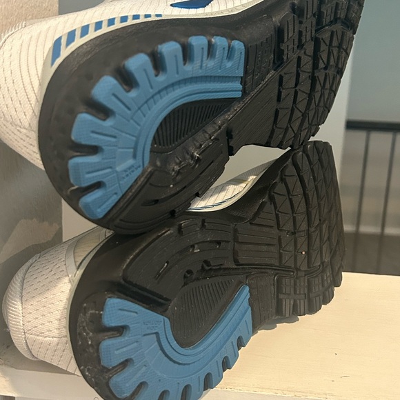 Brooks Shoes Mens 10.5 D White Lace Up GTS 20 Running Sneakers 1103071D135 Shoe - Picture 12 of 14